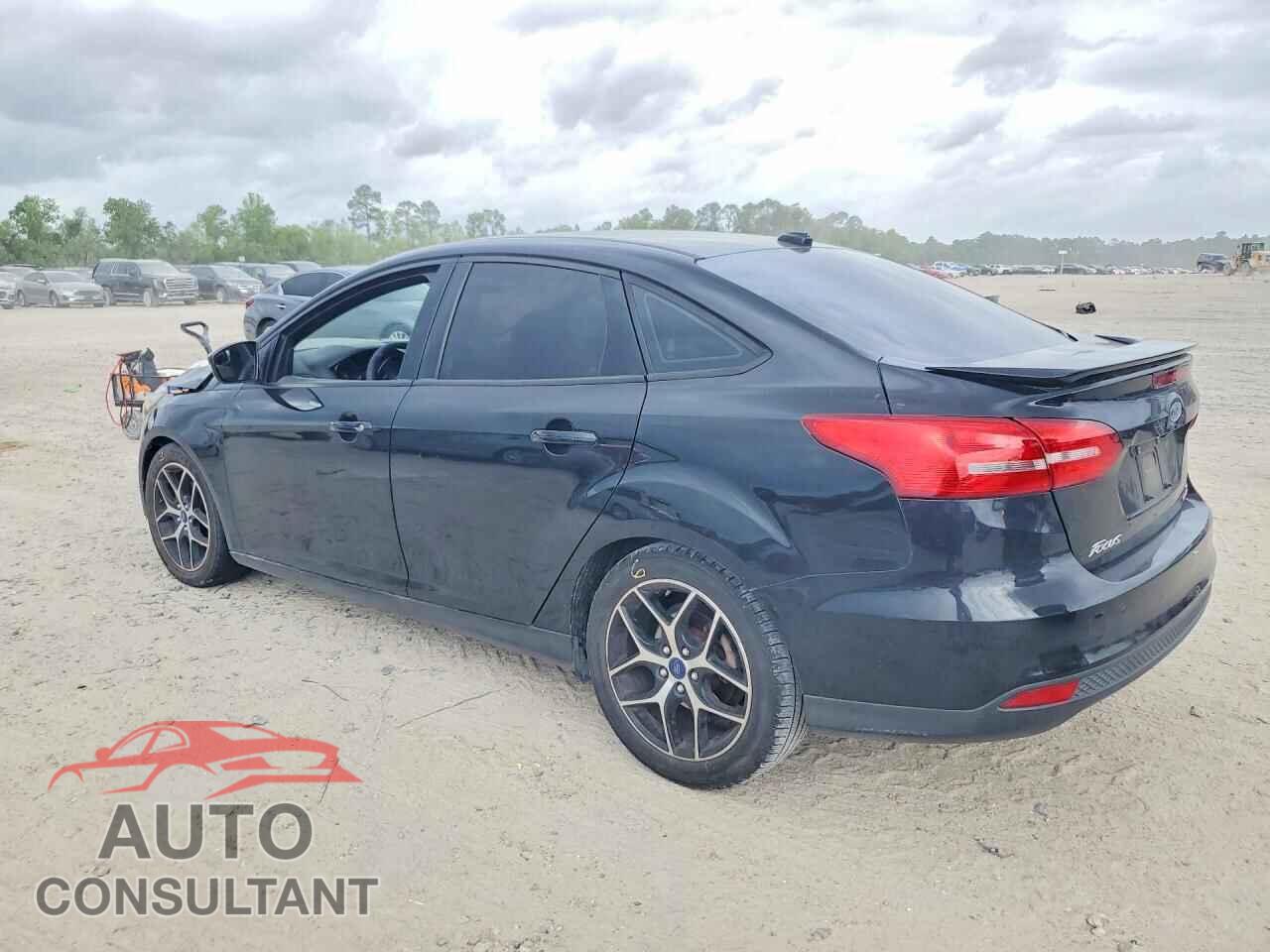 FORD FOCUS 2015 - 1FADP3F26FL228105