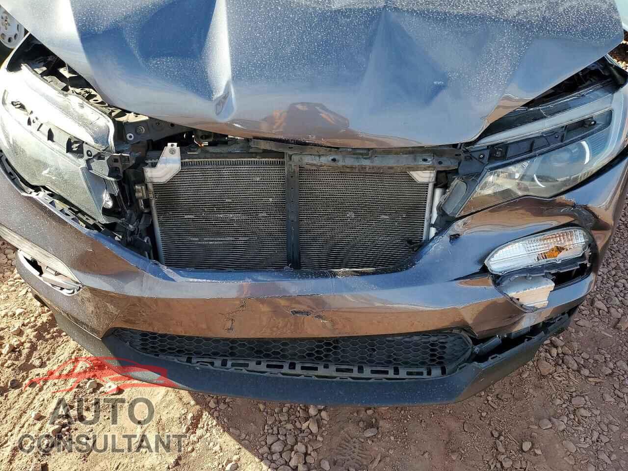 HONDA PILOT 2017 - 5FNYF6H33HB012966