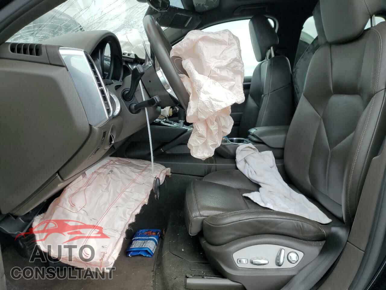 PORSCHE CAYENNE 2016 - WP1AA2A26GLA03540