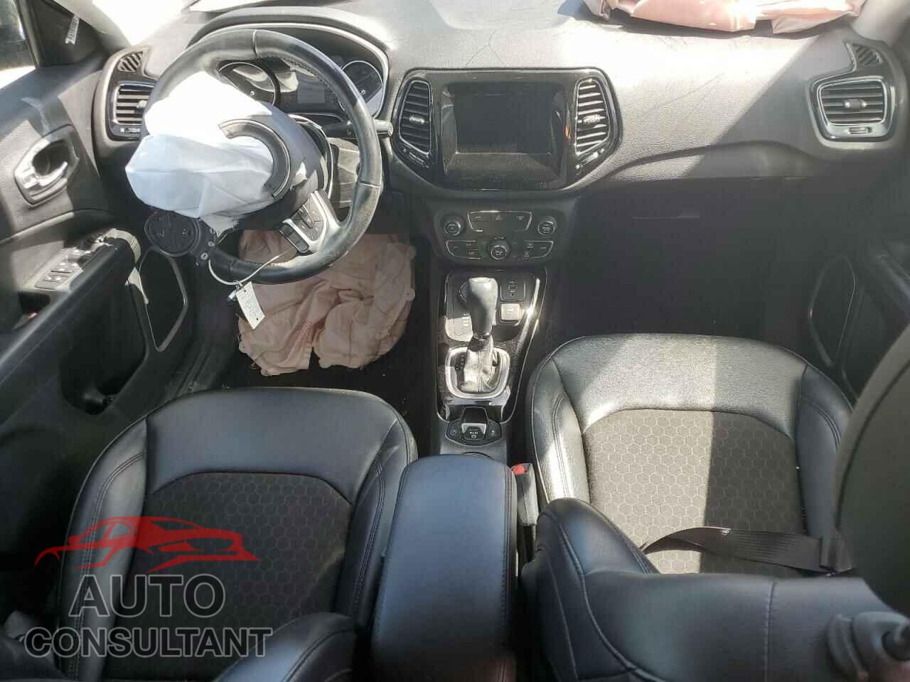 JEEP COMPASS 2020 - 3C4NJDBB8LT160787