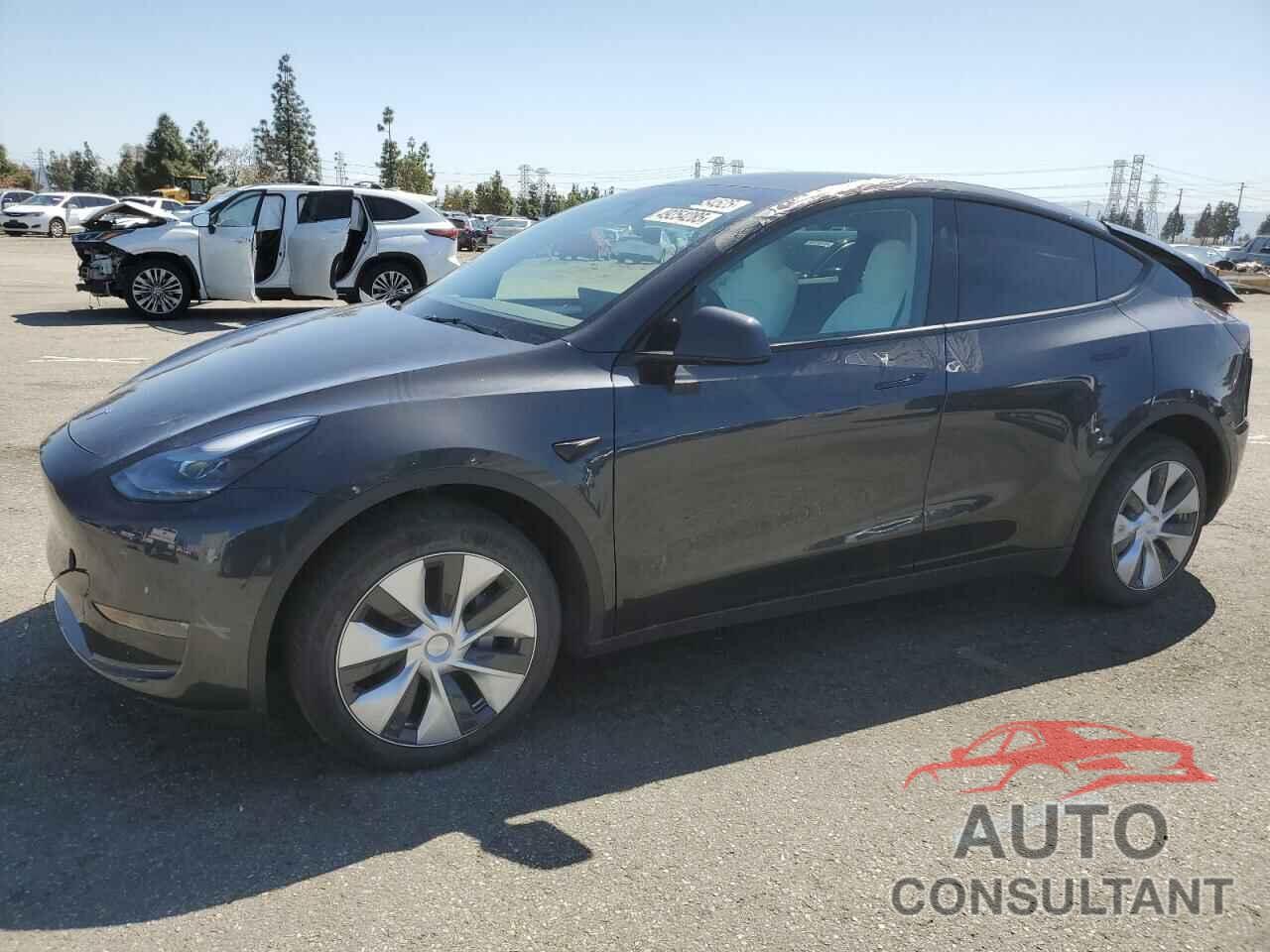TESLA MODEL Y 2024 - 7SAYGDEE4RF004435