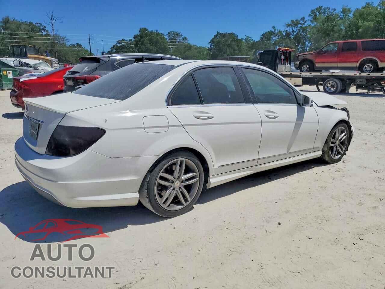 MERCEDES-BENZ C-CLASS 2013 - WDDGF4HB8DA777090