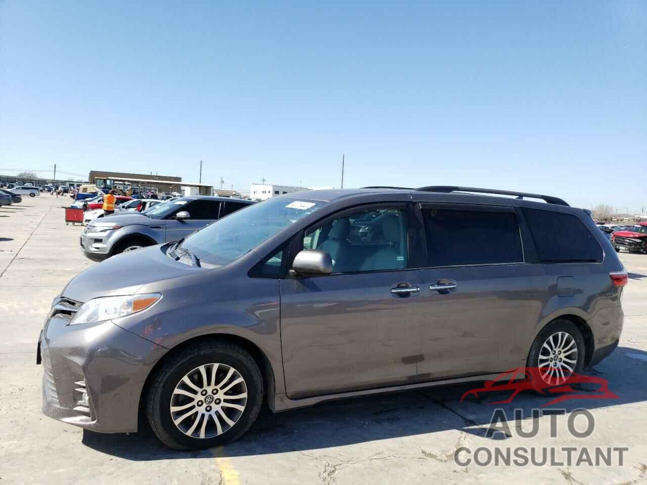 TOYOTA SIENNA 2018 - 5TDYZ3DC1JS910463