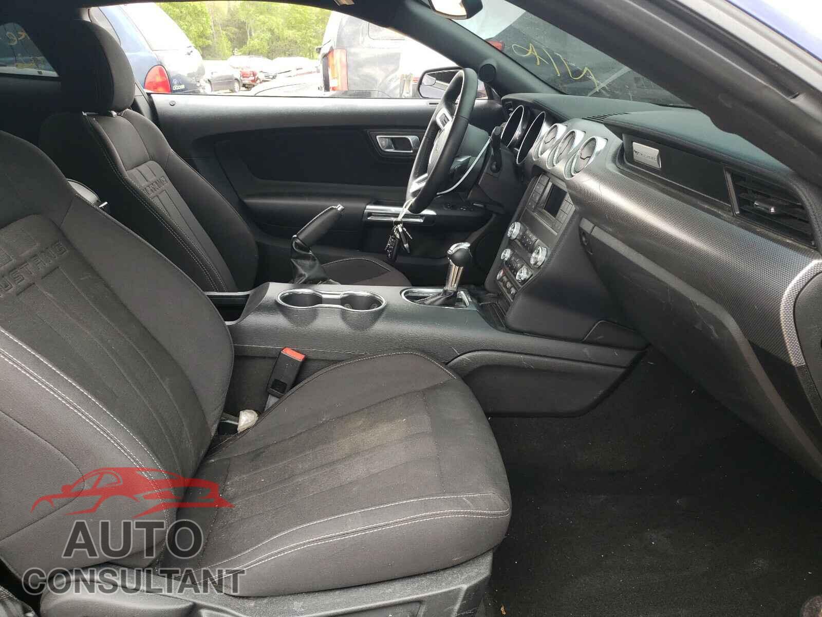 FORD MUSTANG 2019 - 1FA6P8CF0K5129176