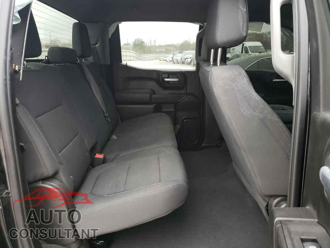 CHEVROLET SILVERADO 2021 - 1GCPYCEFXMZ209849