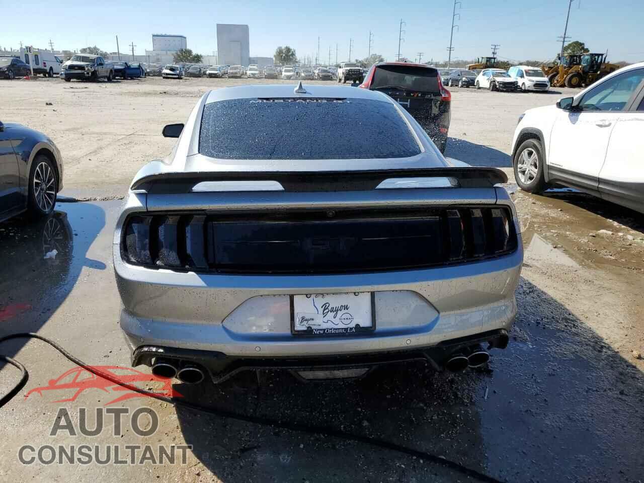 FORD MUSTANG 2022 - 1FA6P8CF8N5111352