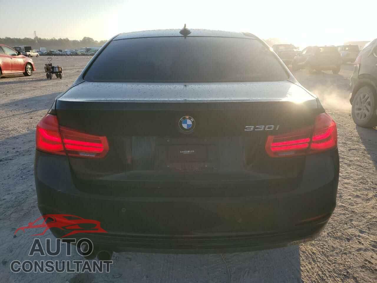 BMW 3 SERIES 2017 - WBA8B9C50HK675689