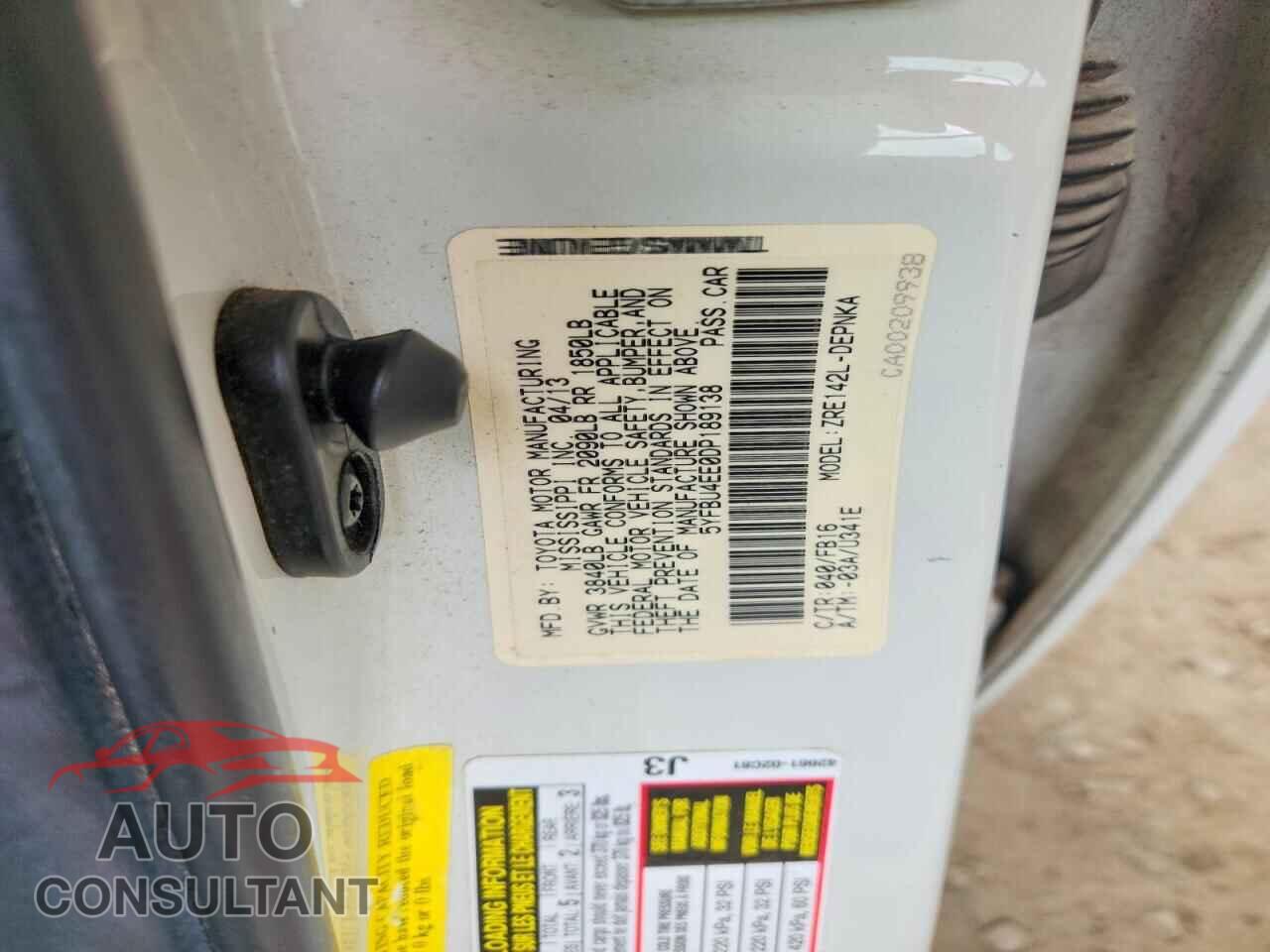 TOYOTA COROLLA 2013 - 5YFBU4EE0DP189138