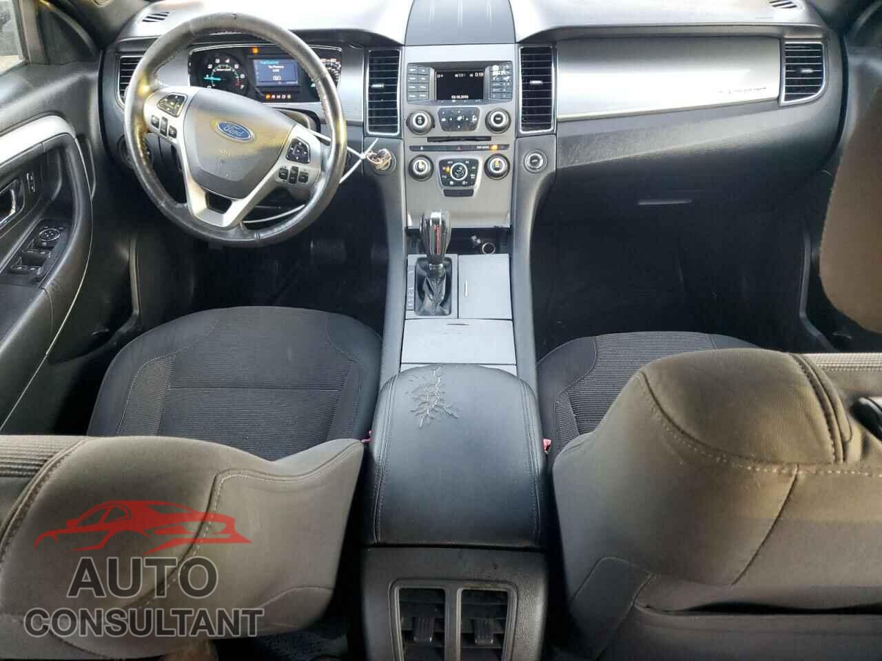 FORD TAURUS 2015 - 1FAHP2E82FG208606