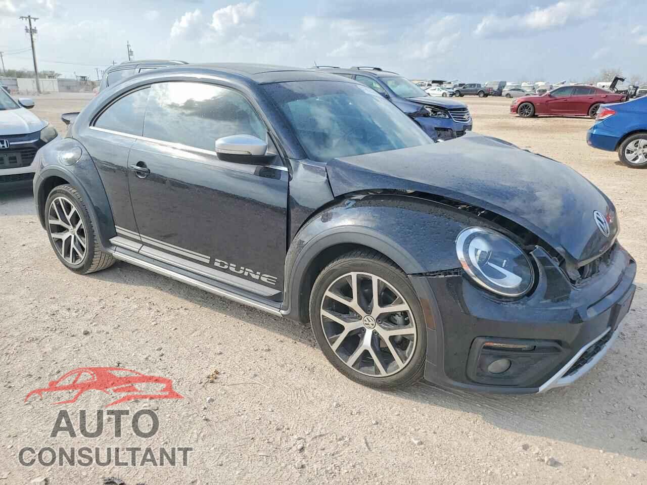 VOLKSWAGEN BEETLE 2018 - 3VWSD7AT1JM710843
