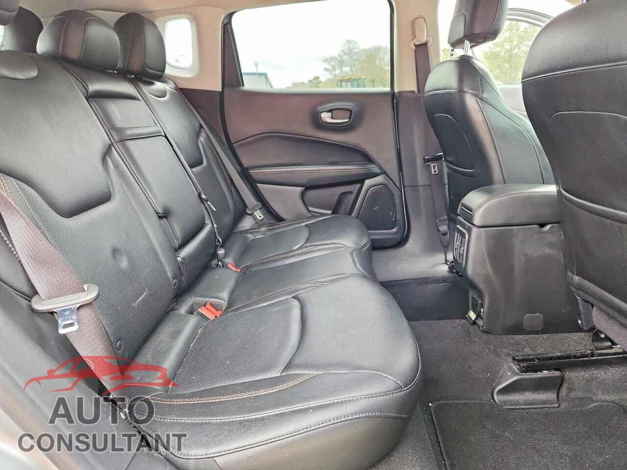 JEEP COMPASS 2018 - 3C4NJDCB5JT400292