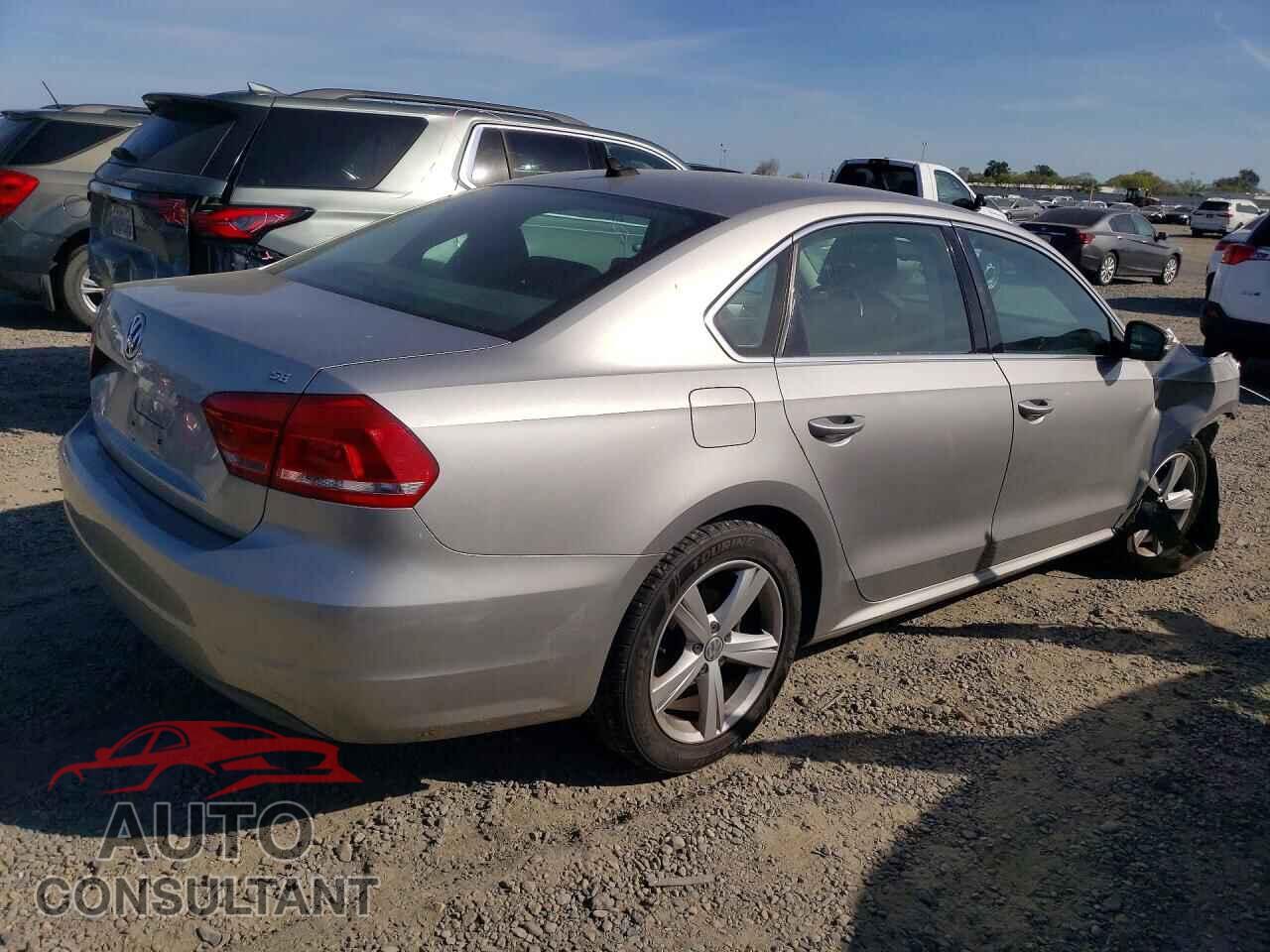 VOLKSWAGEN PASSAT 2013 - 1VWBP7A35DC049685