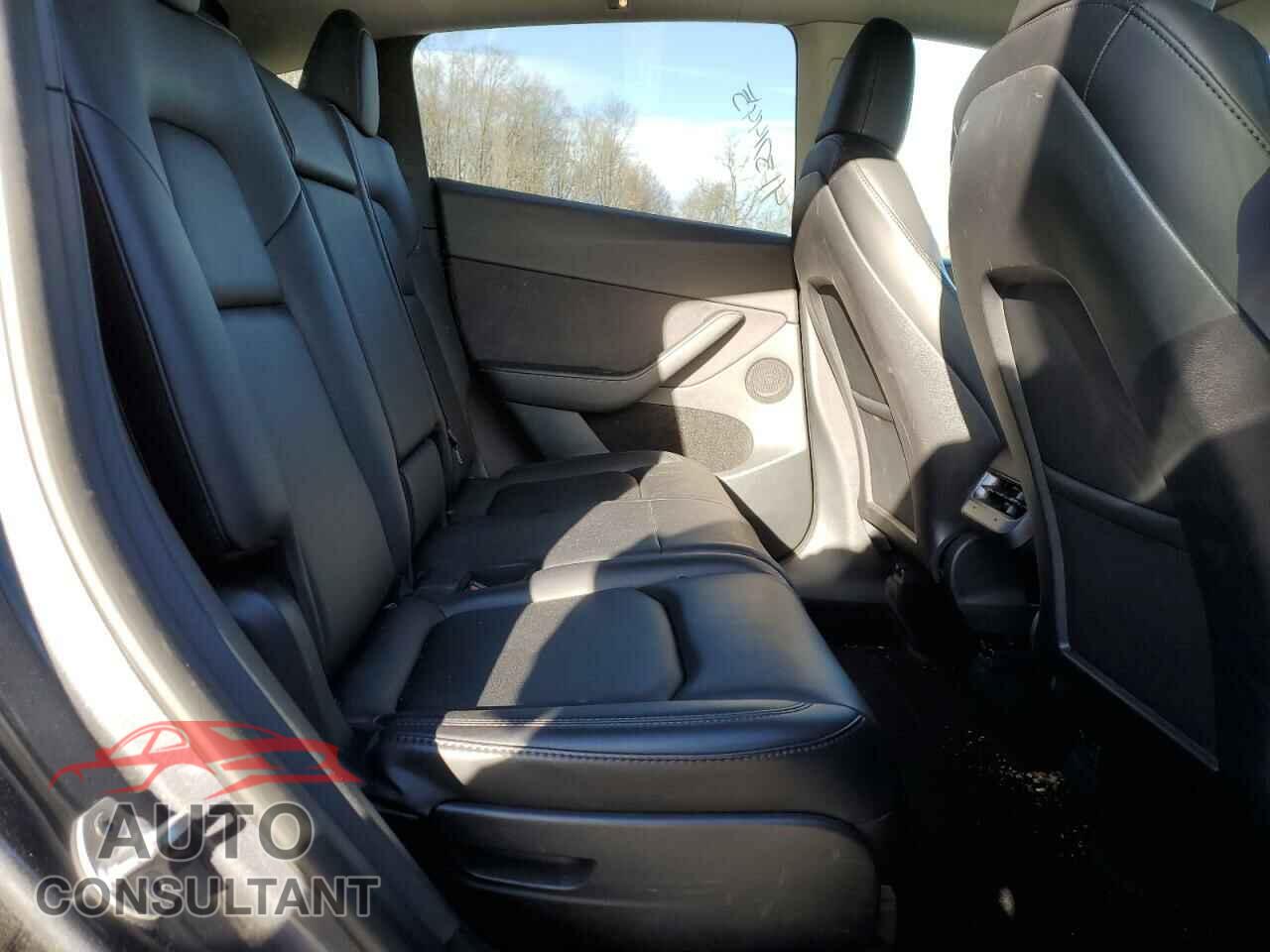 TESLA MODEL Y 2023 - 7SAYGAEE1PF672995
