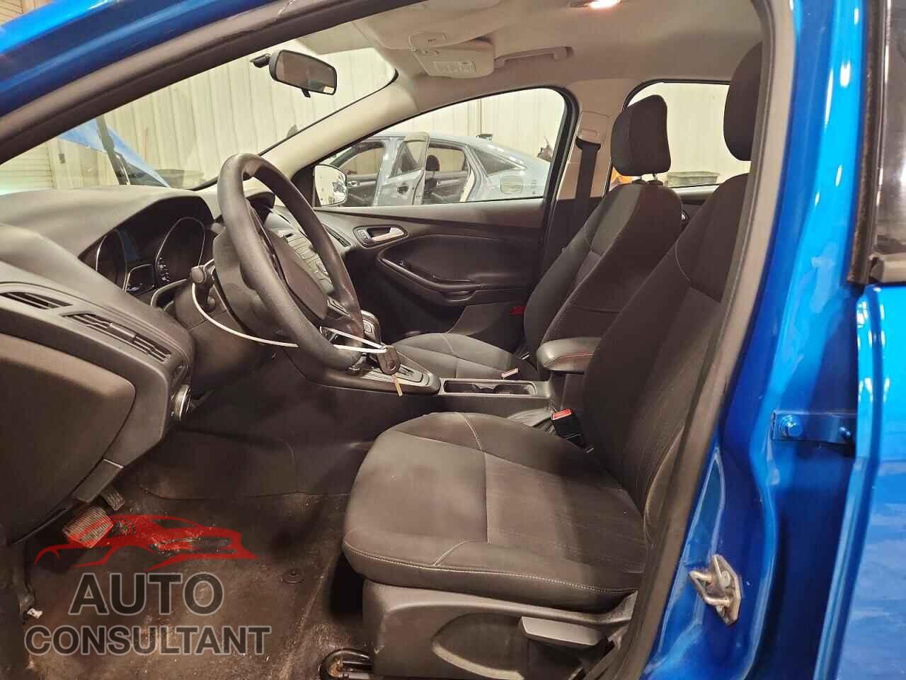 FORD FOCUS 2015 - 1FADP3F21FL271136
