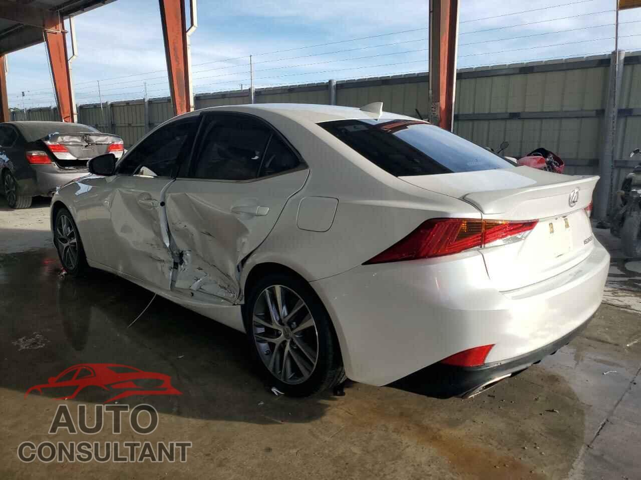 LEXUS IS 2018 - JTHBA1D27J5068001