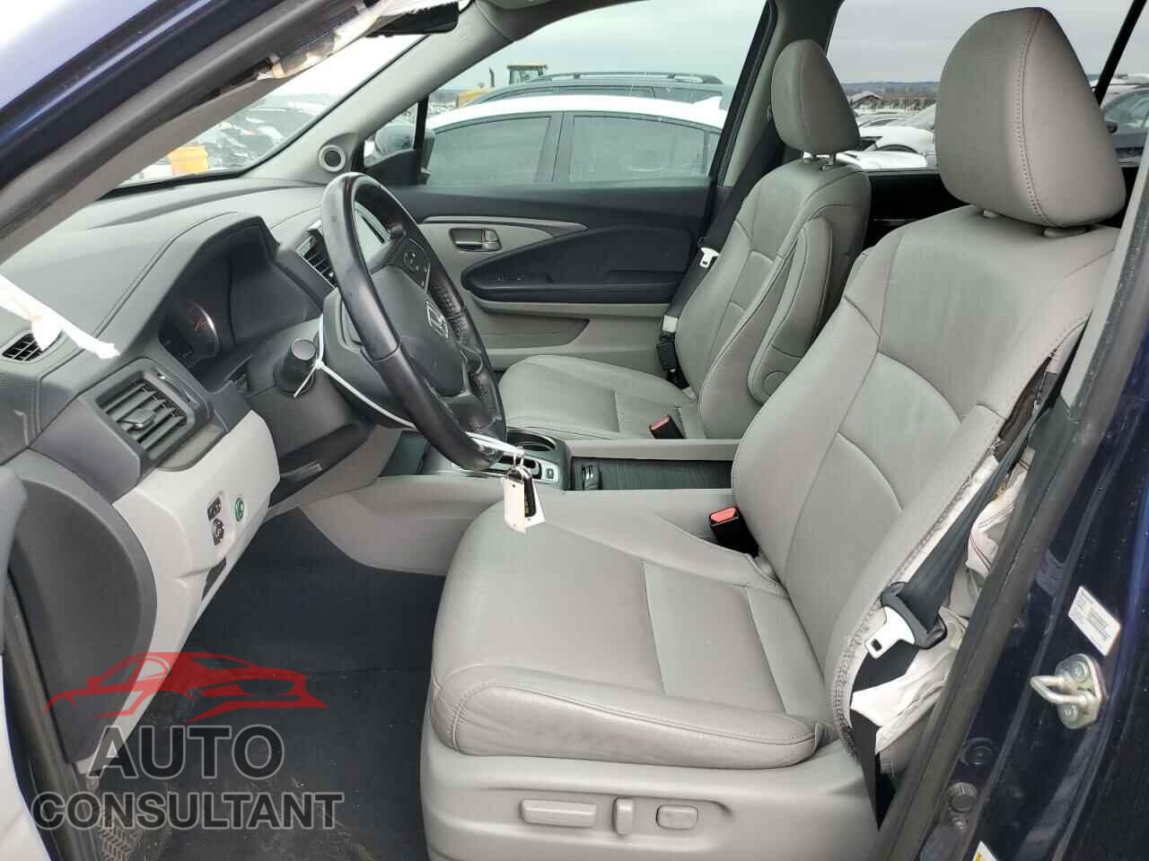 HONDA PILOT 2020 - 5FNYF5H56LB012500