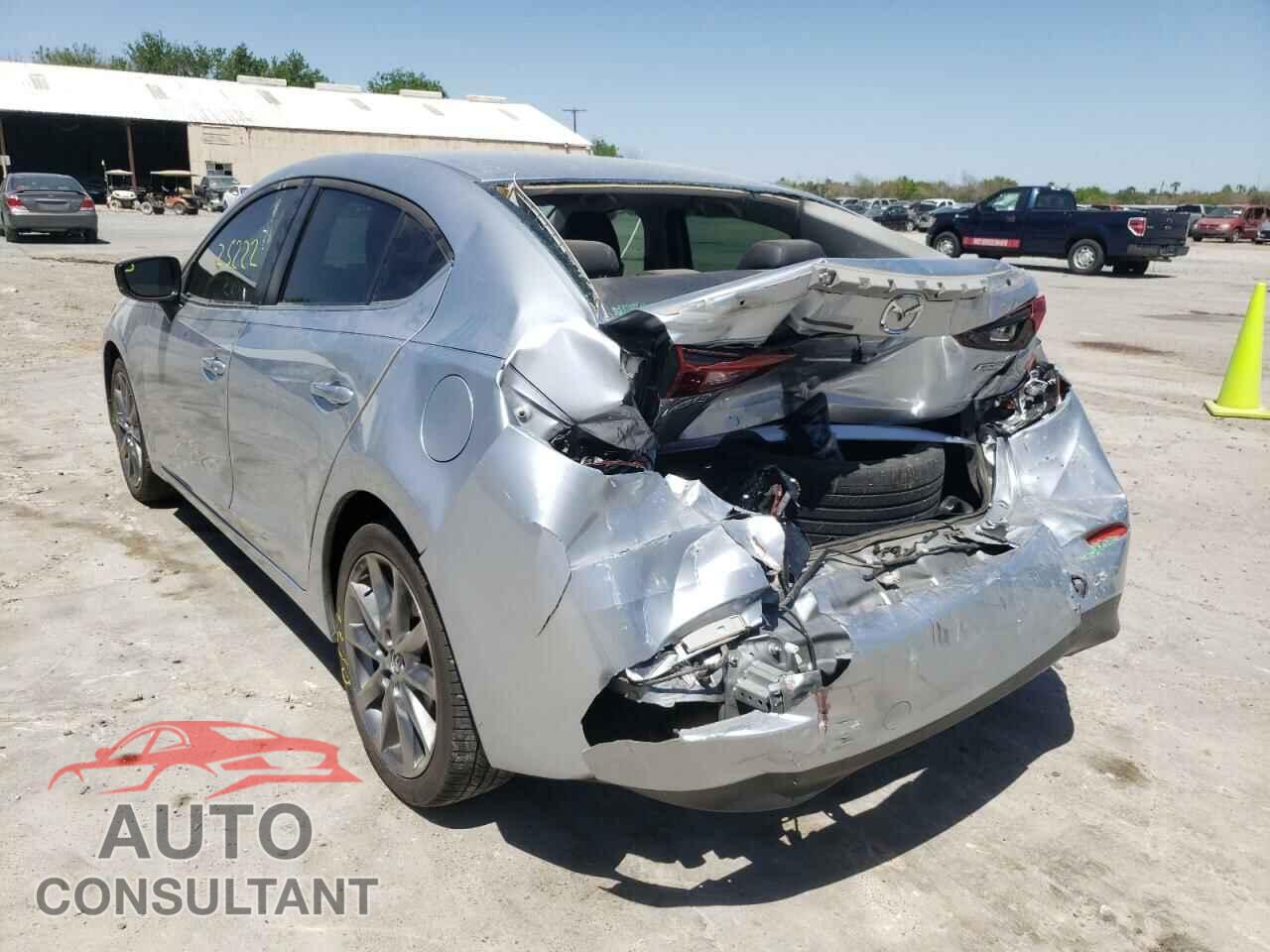 MAZDA 3 2018 - 3MZBN1V3XJM175256