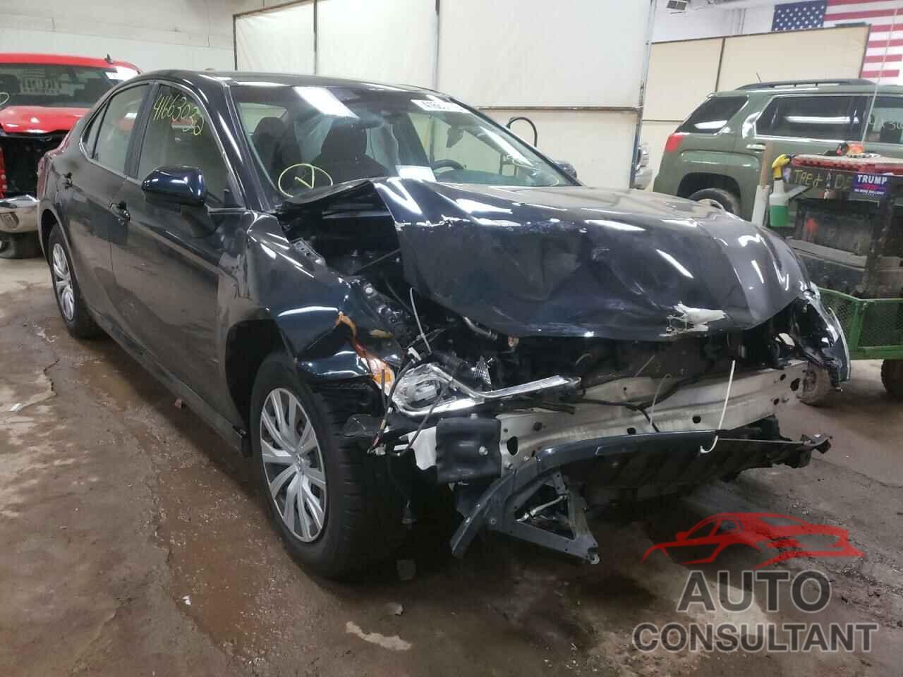 TOYOTA CAMRY 2018 - 4T1B11HK8JU604029