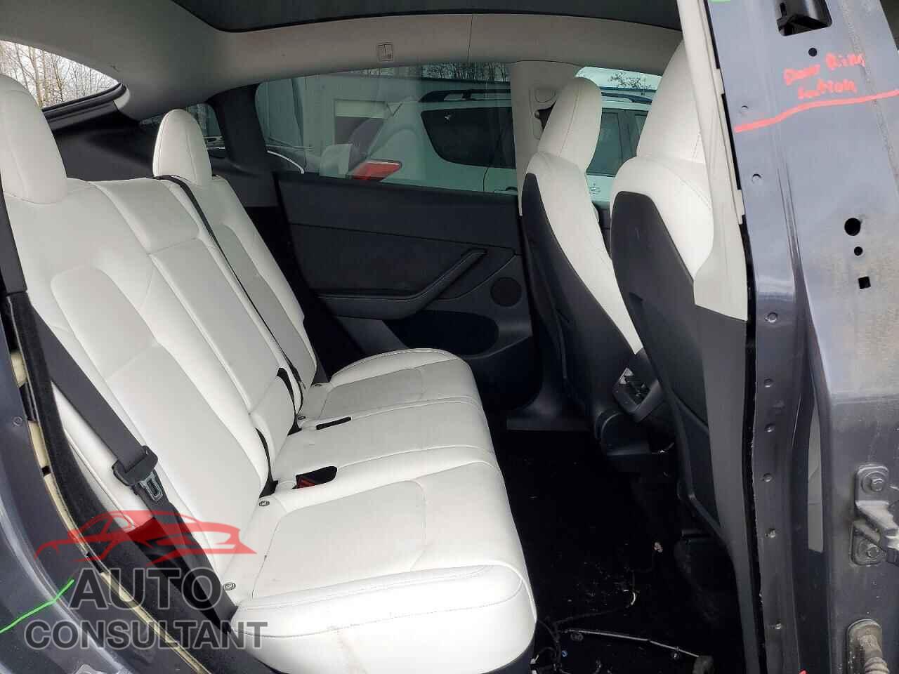TESLA MODEL Y 2023 - 7SAYGDEE7PF936996