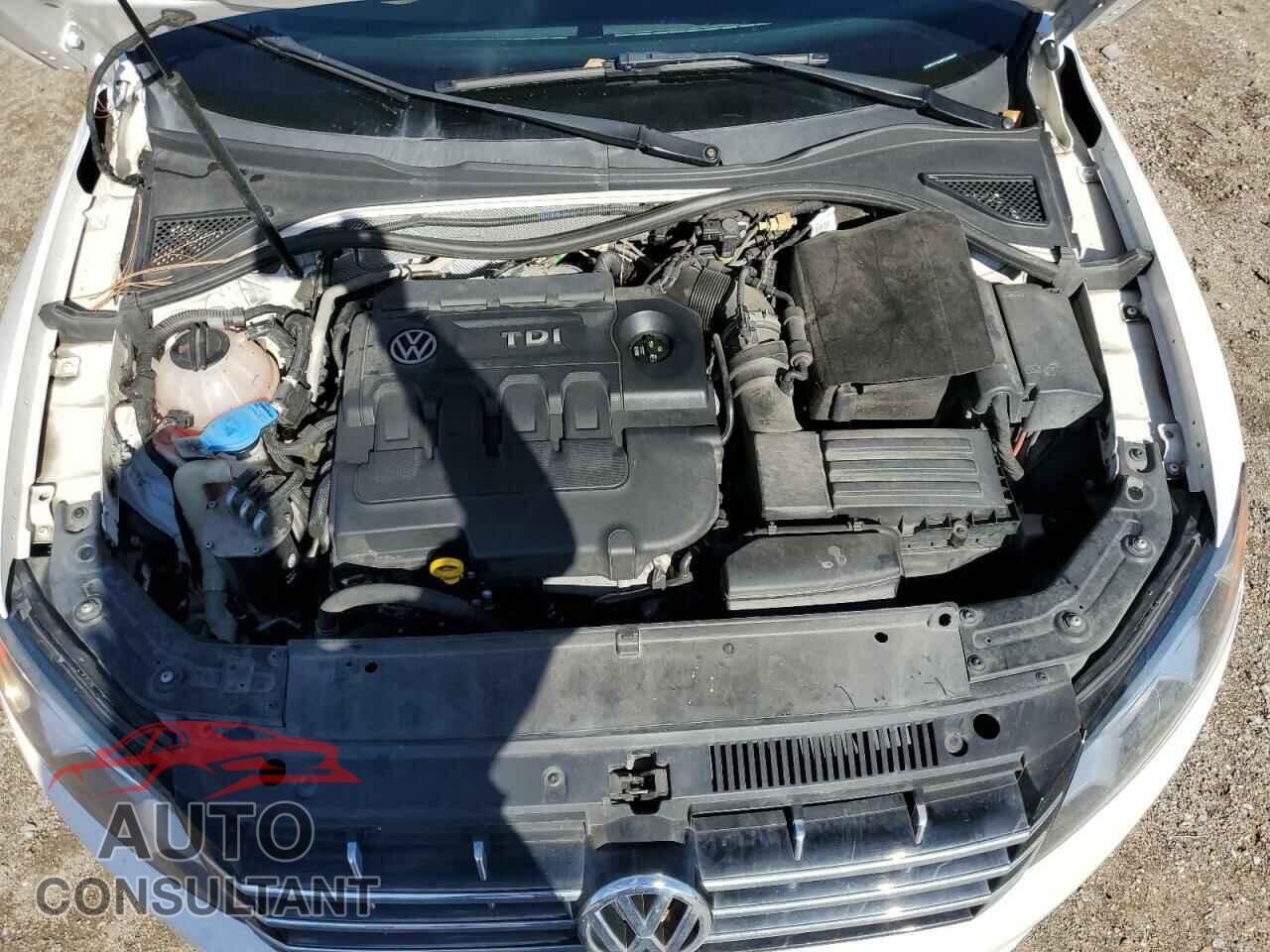 VOLKSWAGEN PASSAT 2015 - 1VWCV7A33FC093987