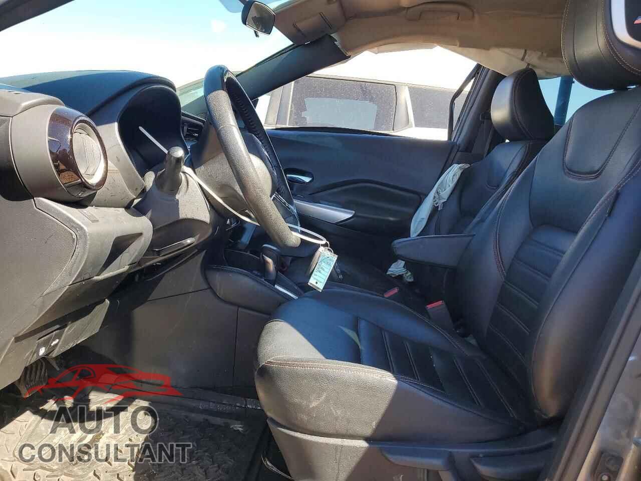 NISSAN KICKS 2019 - 3N1CP5CU4KL527620