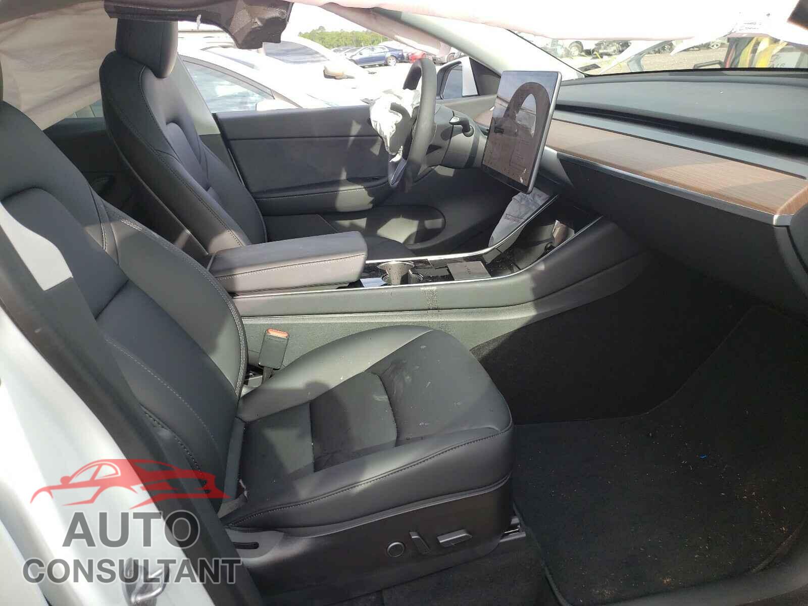 TESLA MODEL Y 2021 - 5YJYGDEEXMF099766