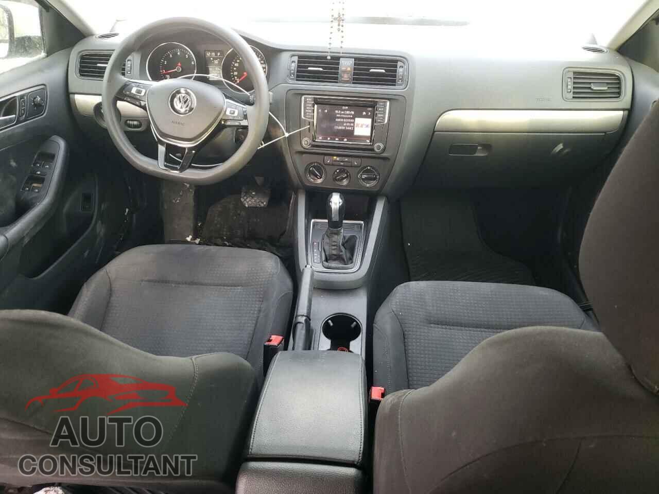 VOLKSWAGEN JETTA 2017 - 3VW2B7AJ7HM303270