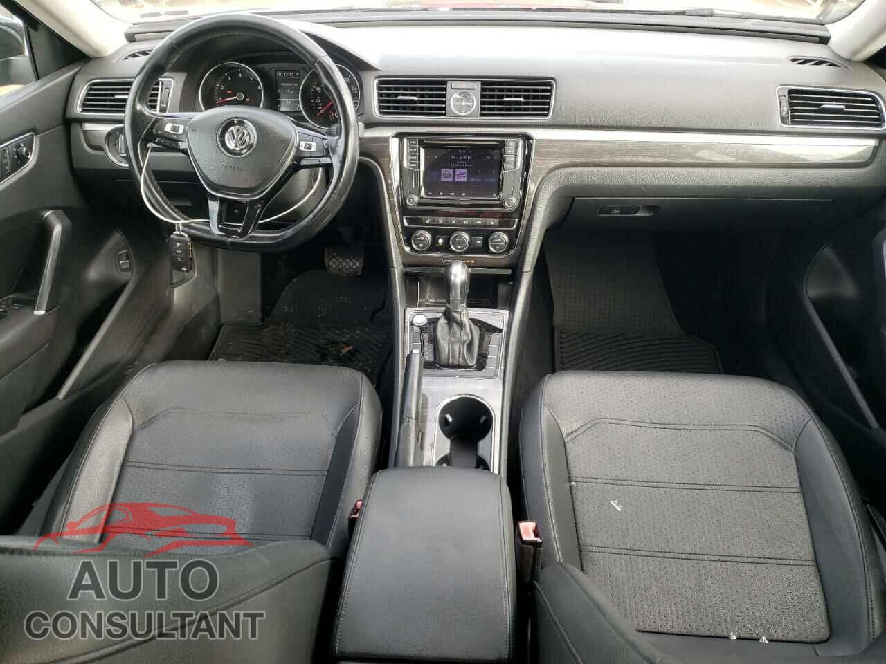 VOLKSWAGEN PASSAT 2017 - 1VWBT7A36HC022903