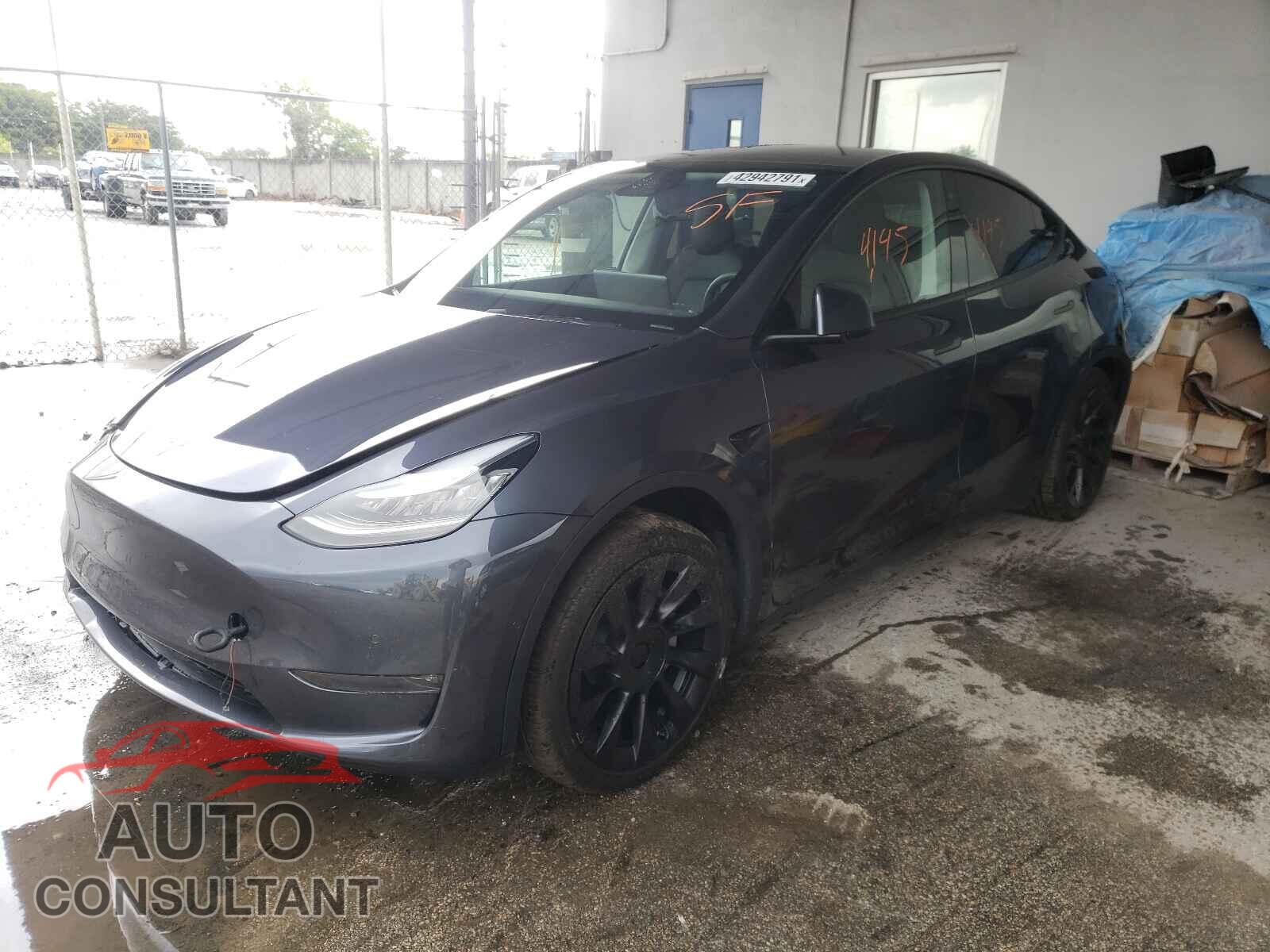 TESLA MODEL Y 2020 - 5YJYGDEE3LF037950