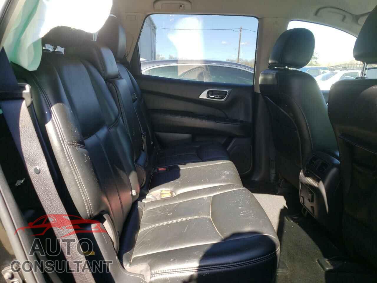 NISSAN PATHFINDER 2017 - 5N1DR2MM5HC611292
