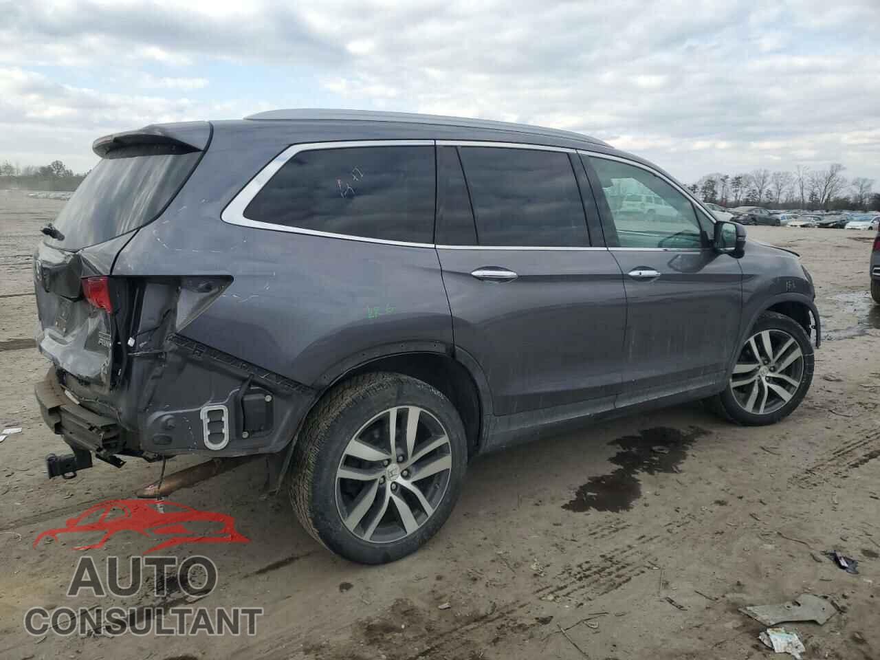 HONDA PILOT 2017 - 5FNYF6H96HB099847