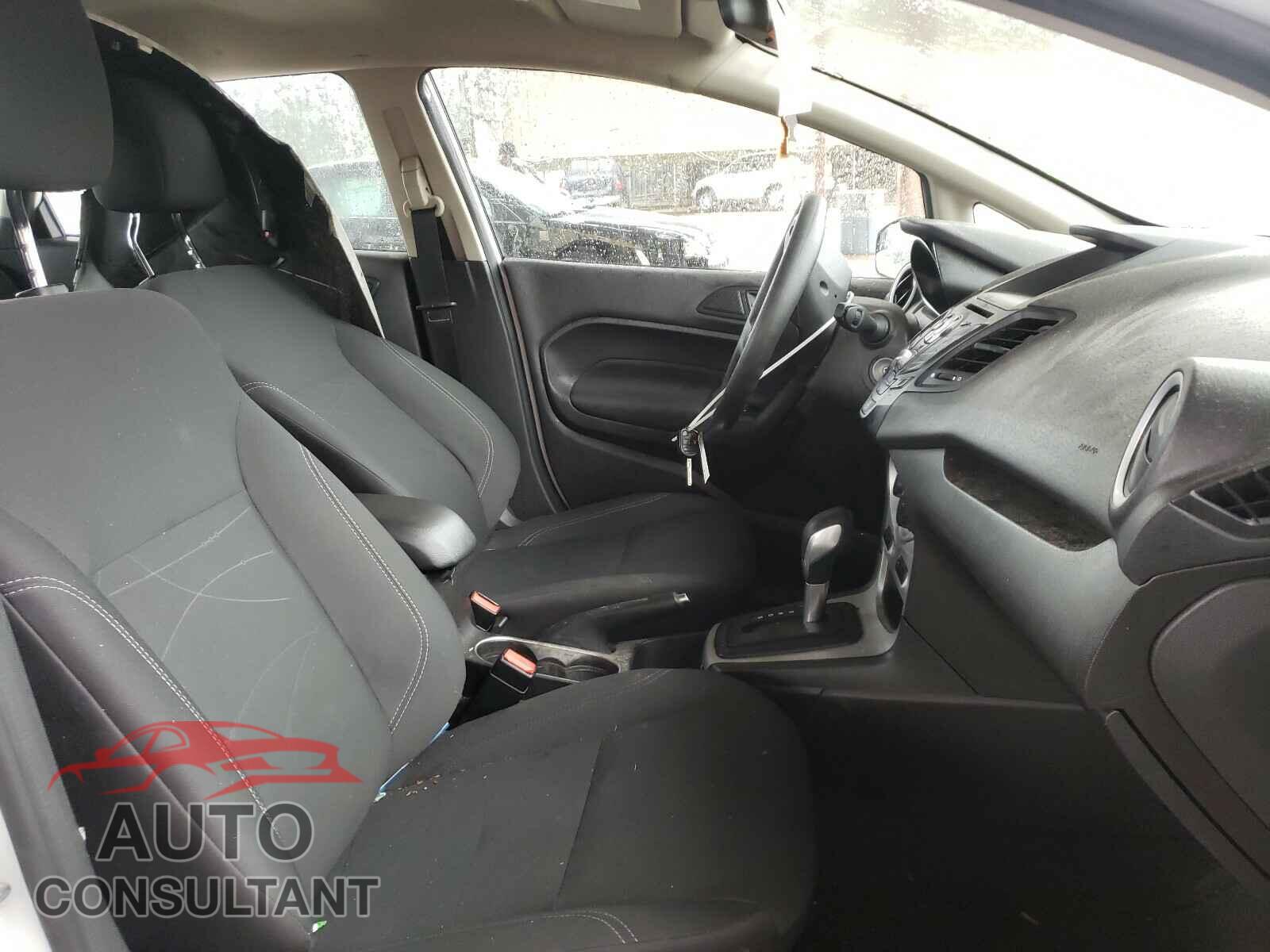 FORD FIESTA 2018 - 3FADP4BJ5JM121377