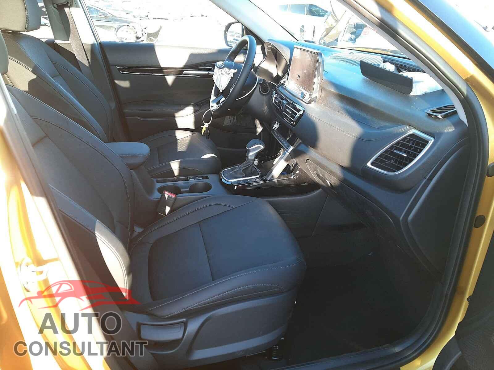 KIA SELTOS 2021 - KNDETCA21M7180231