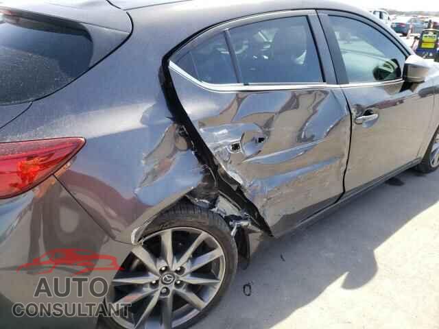 MAZDA 3 2018 - 3MZBN1L32JM191518