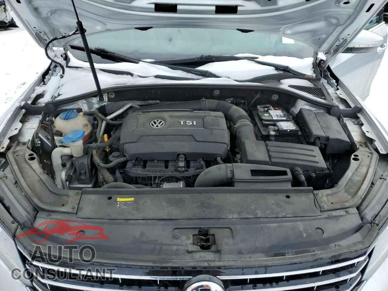 VOLKSWAGEN PASSAT 2017 - 1VWAT7A3XHC083926