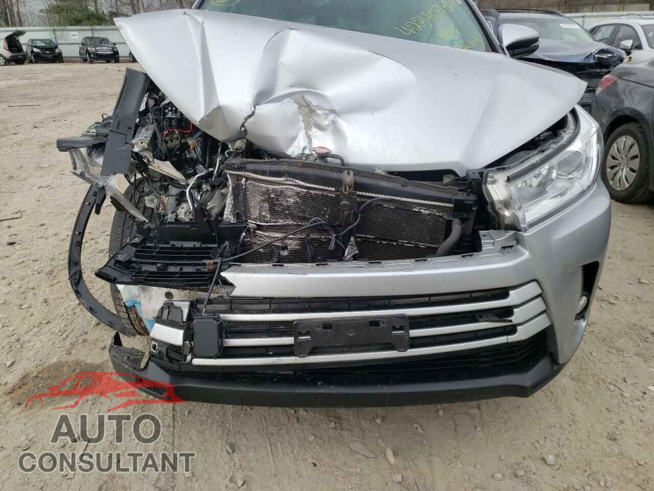 TOYOTA HIGHLANDER 2017 - 5TDJGRFHXHS023585