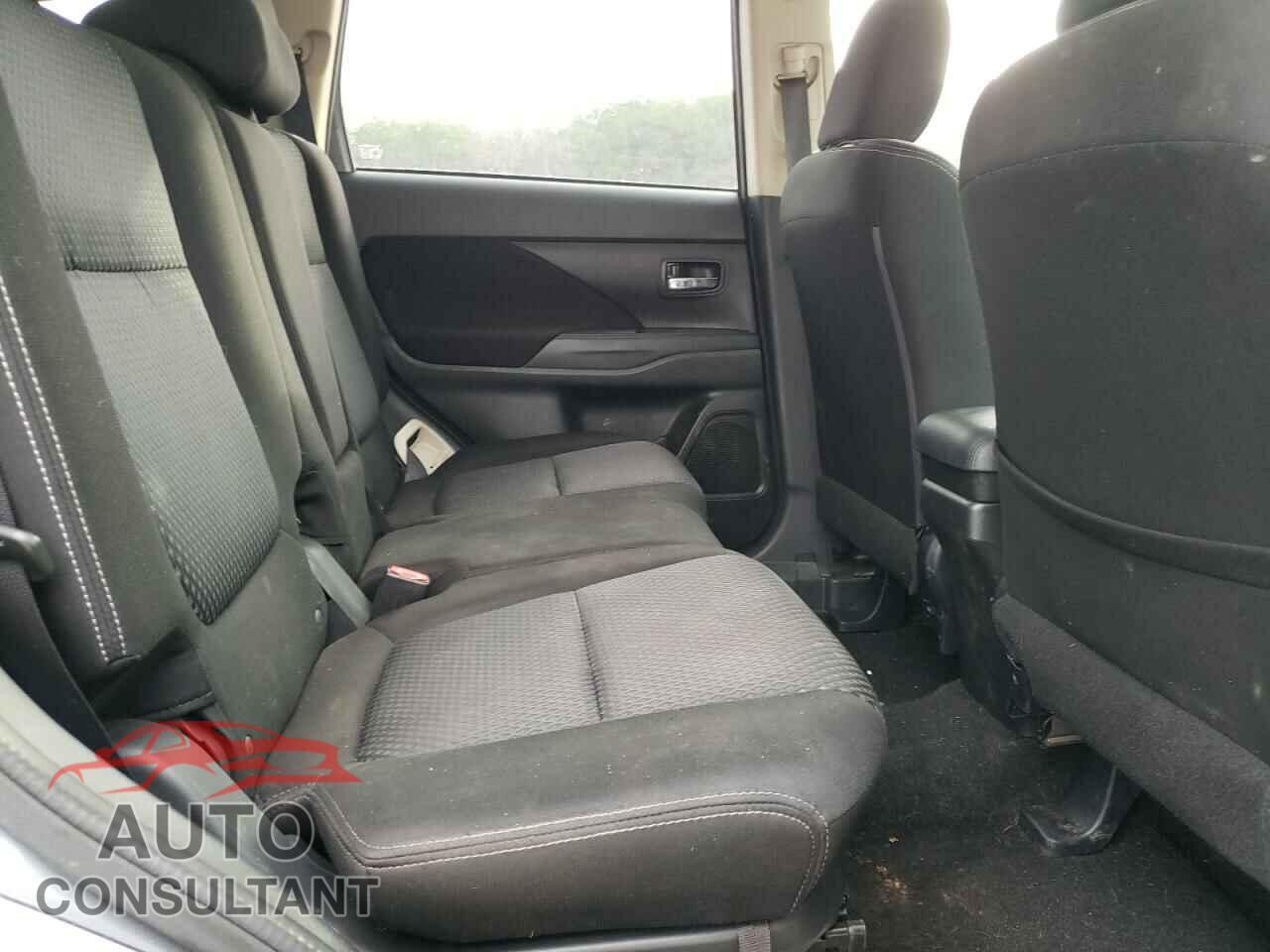 MITSUBISHI OUTLANDER 2017 - JA4AD3A30HZ021659