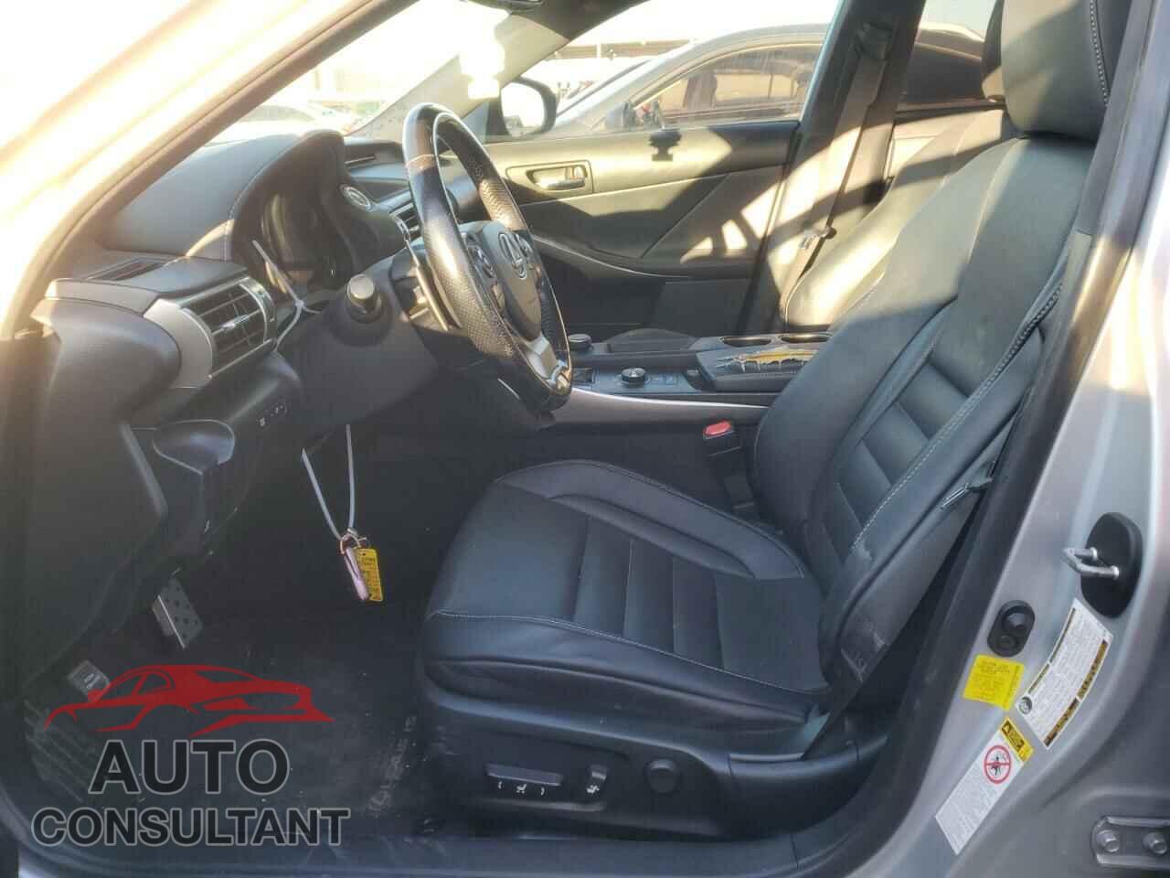 LEXUS IS 2016 - JTHBA1D21G5032135