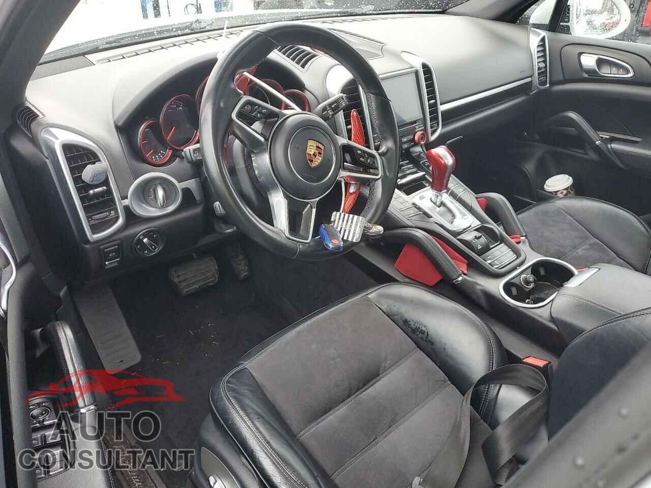 PORSCHE CAYENNE 2018 - WP1AA2A2XJKA02081
