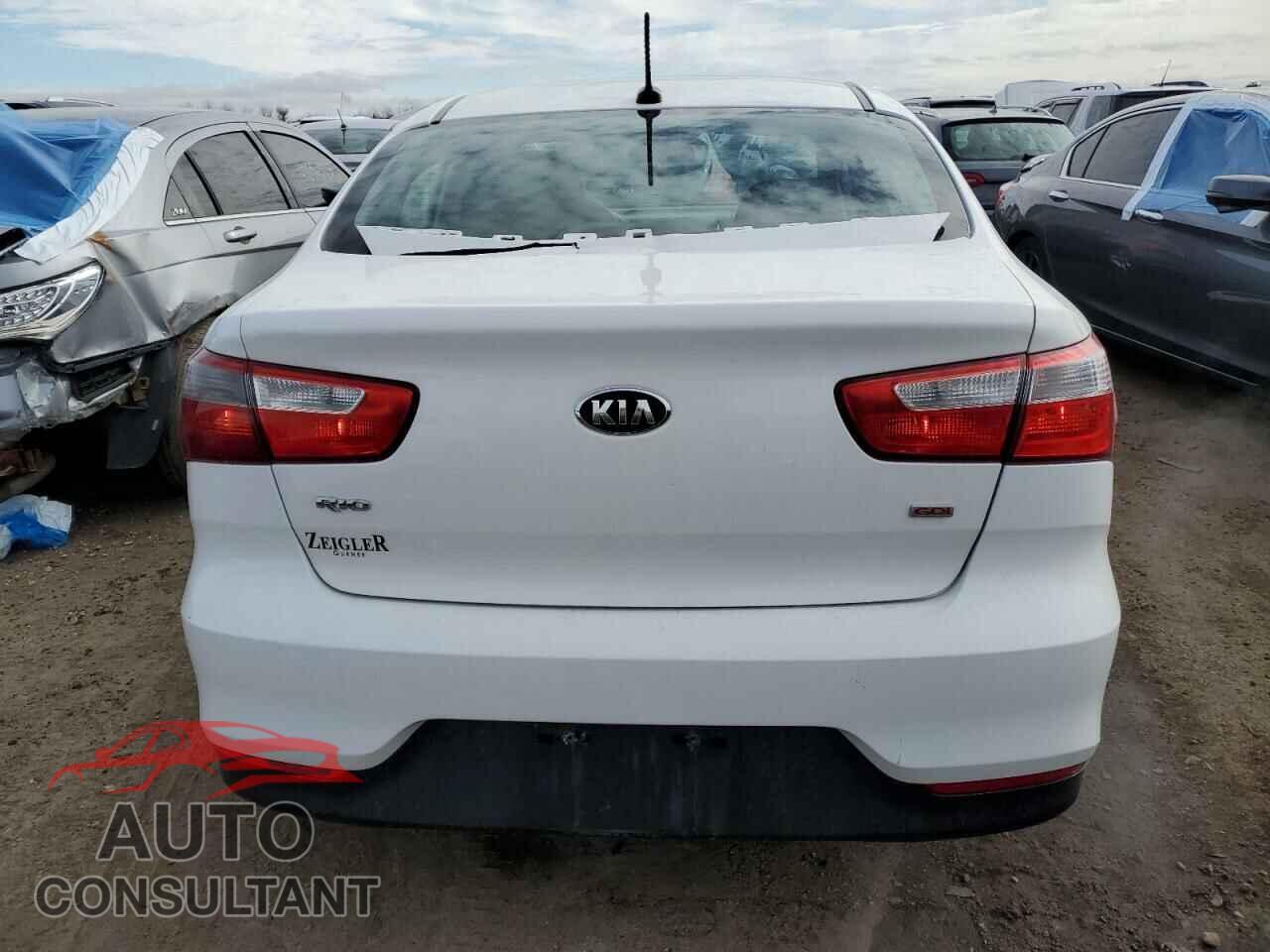 KIA RIO 2017 - KNADM4A39H6086372