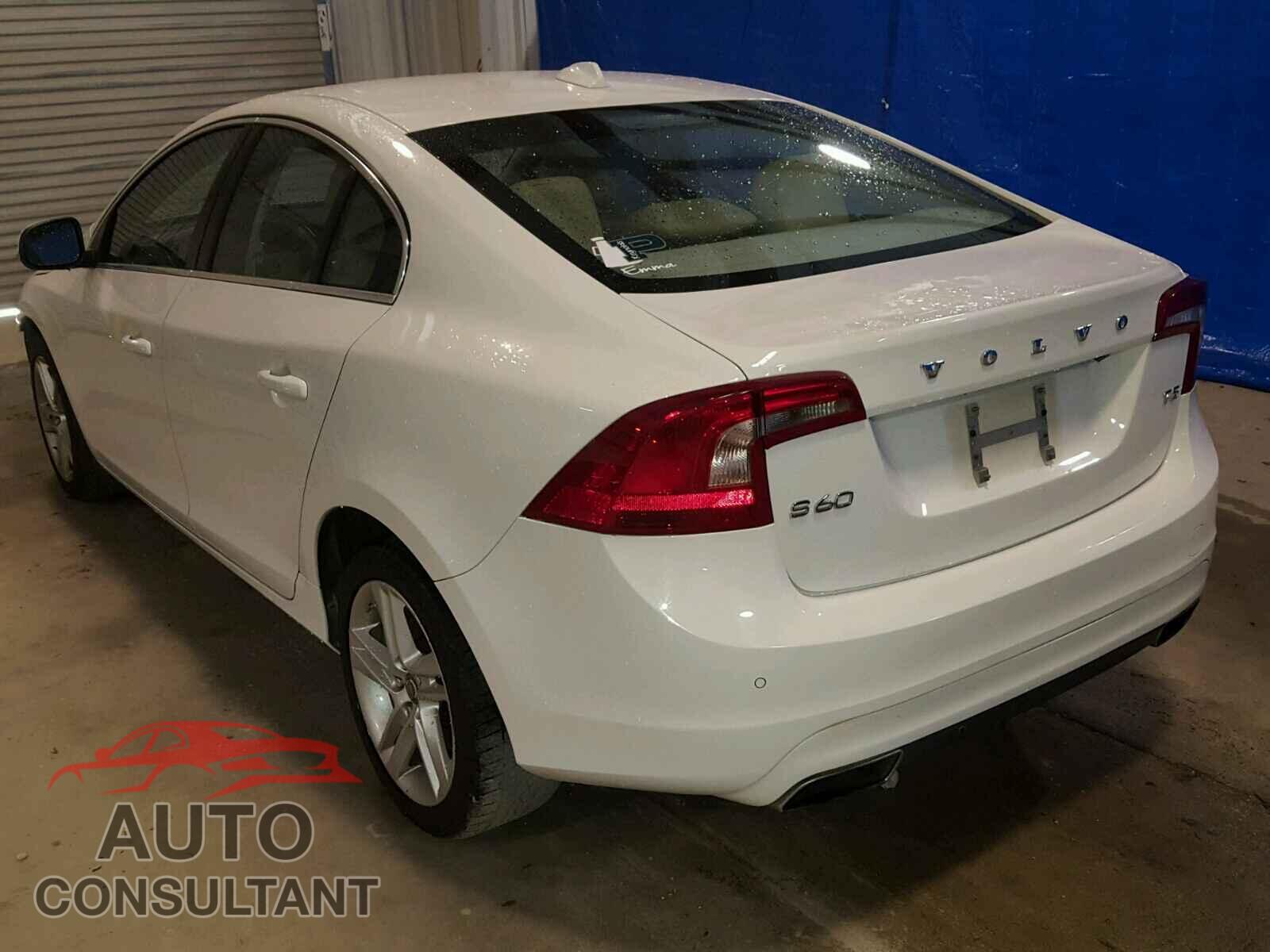 VOLVO S60 2015 - YV140MFK1F2337642