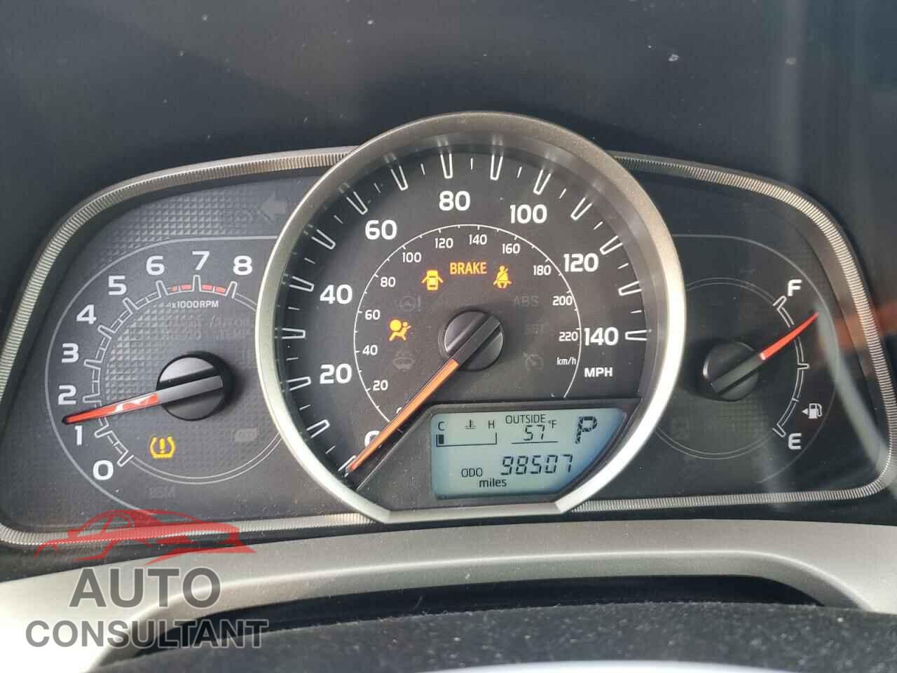TOYOTA RAV4 2013 - 2T3BFREV8DW051943