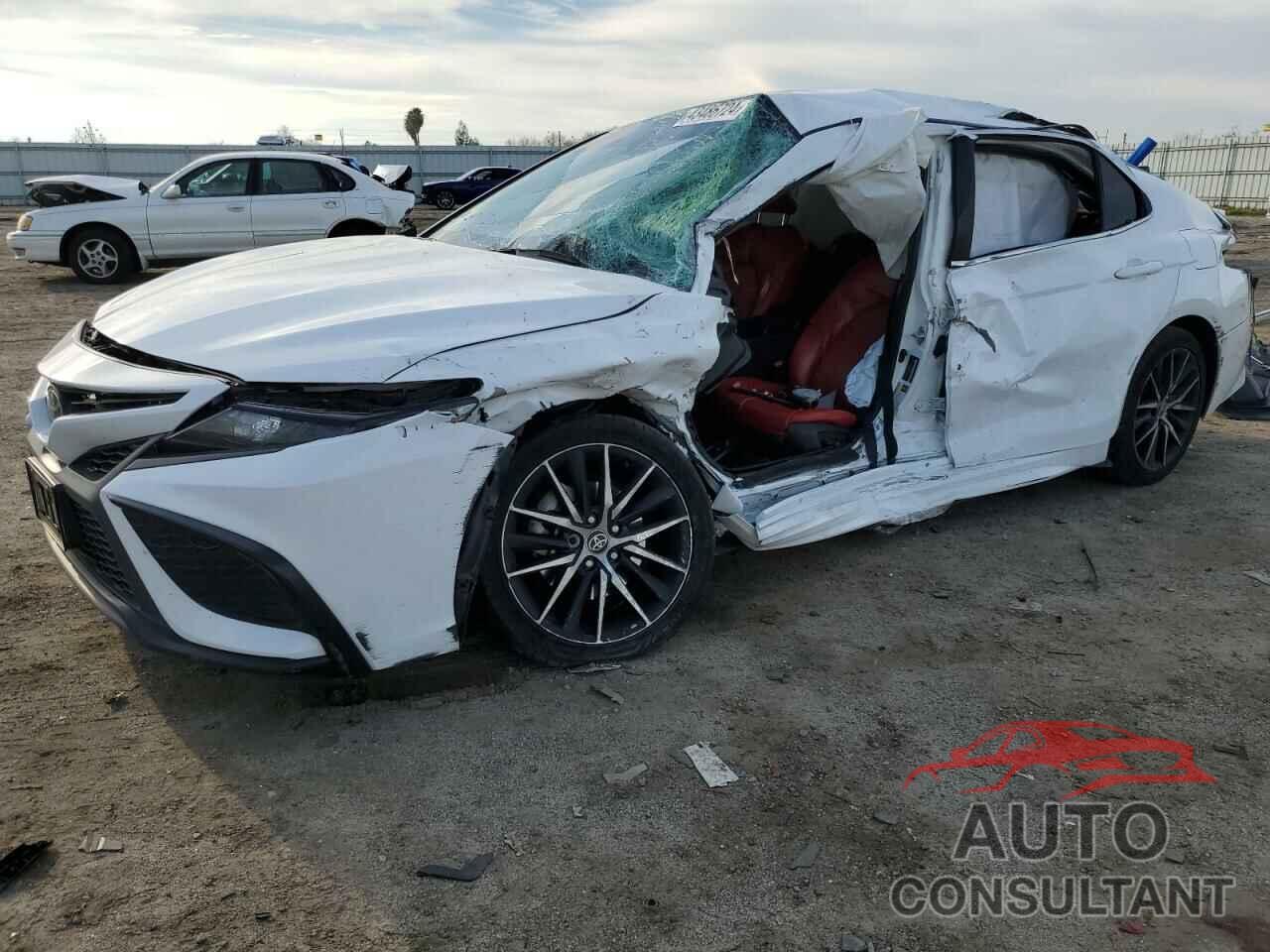 TOYOTA CAMRY 2021 - 4T1G11AK2MU557441