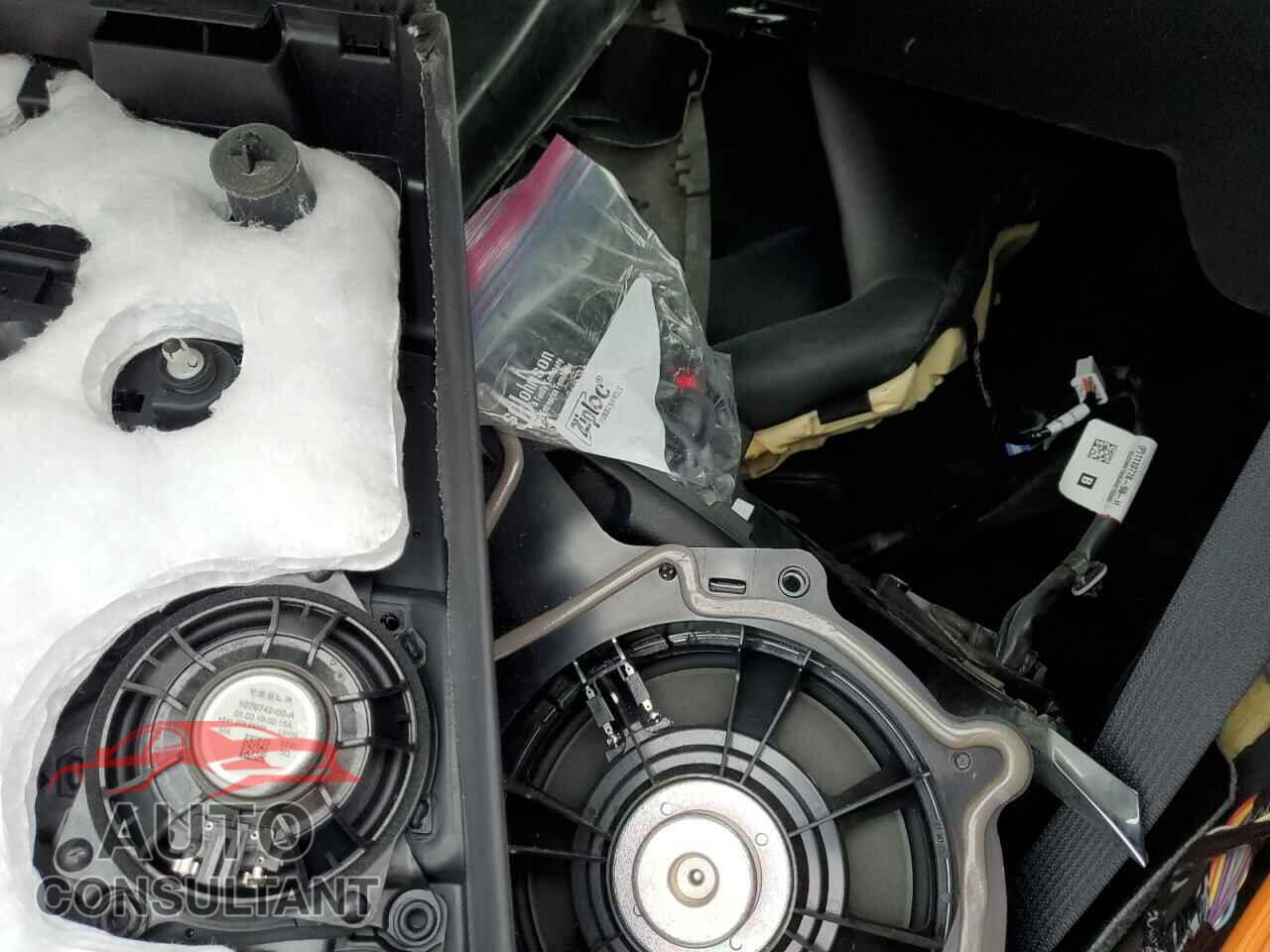 TESLA MODEL 3 2019 - 5YJ3E1EA4KF304605