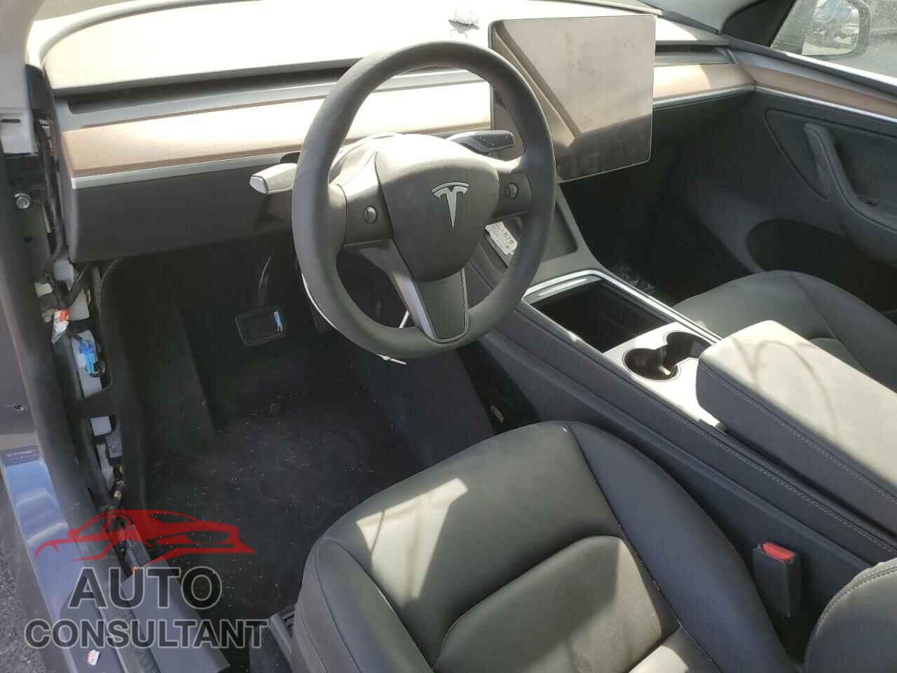 TESLA MODEL Y 2023 - 7SAYGDEE8PF912853