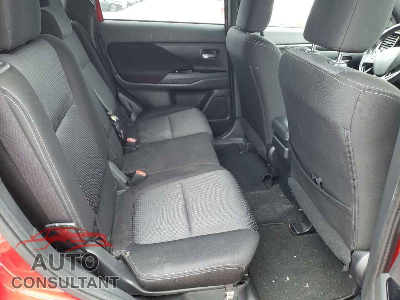 MITSUBISHI OUTLANDER 2018 - JA4AD3A31JZ046950