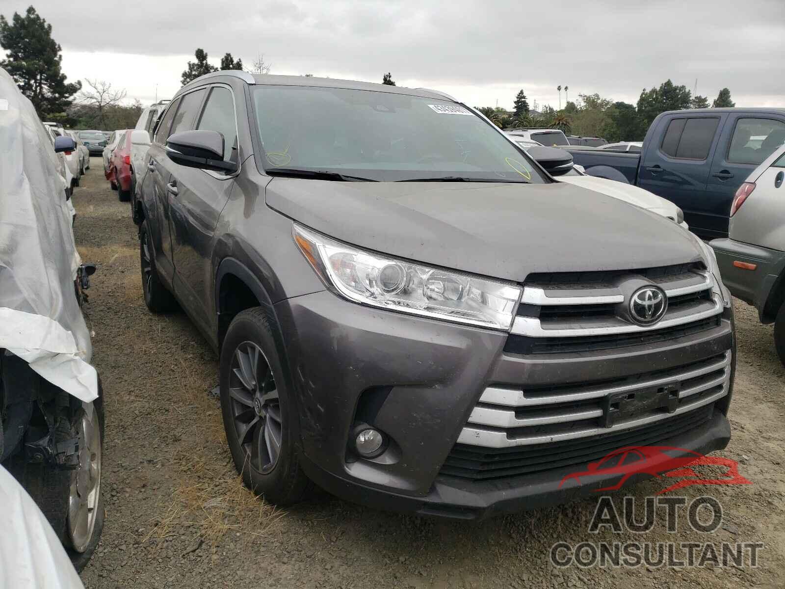 TOYOTA HIGHLANDER 2019 - 5TDJZRFH0KS617197