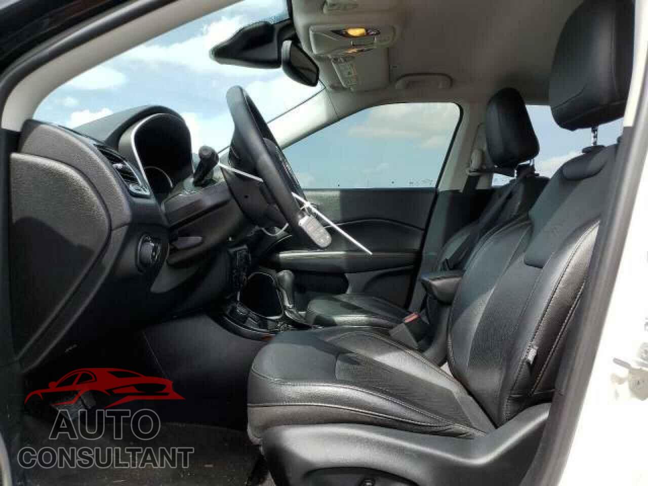 JEEP COMPASS 2018 - 3C4NJDCB1JT435783