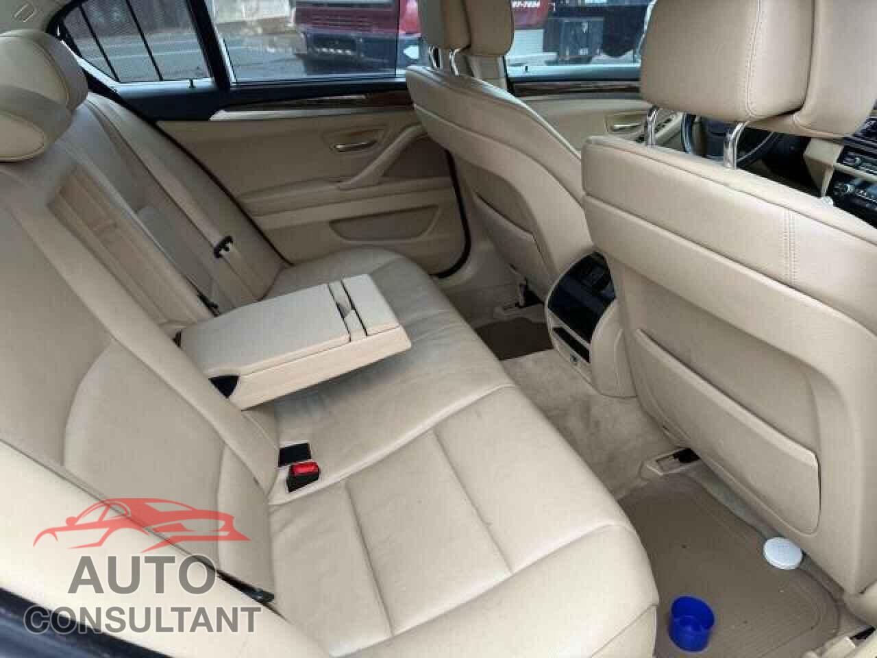 BMW 5 SERIES 2011 - WBAFU7C52BC870877