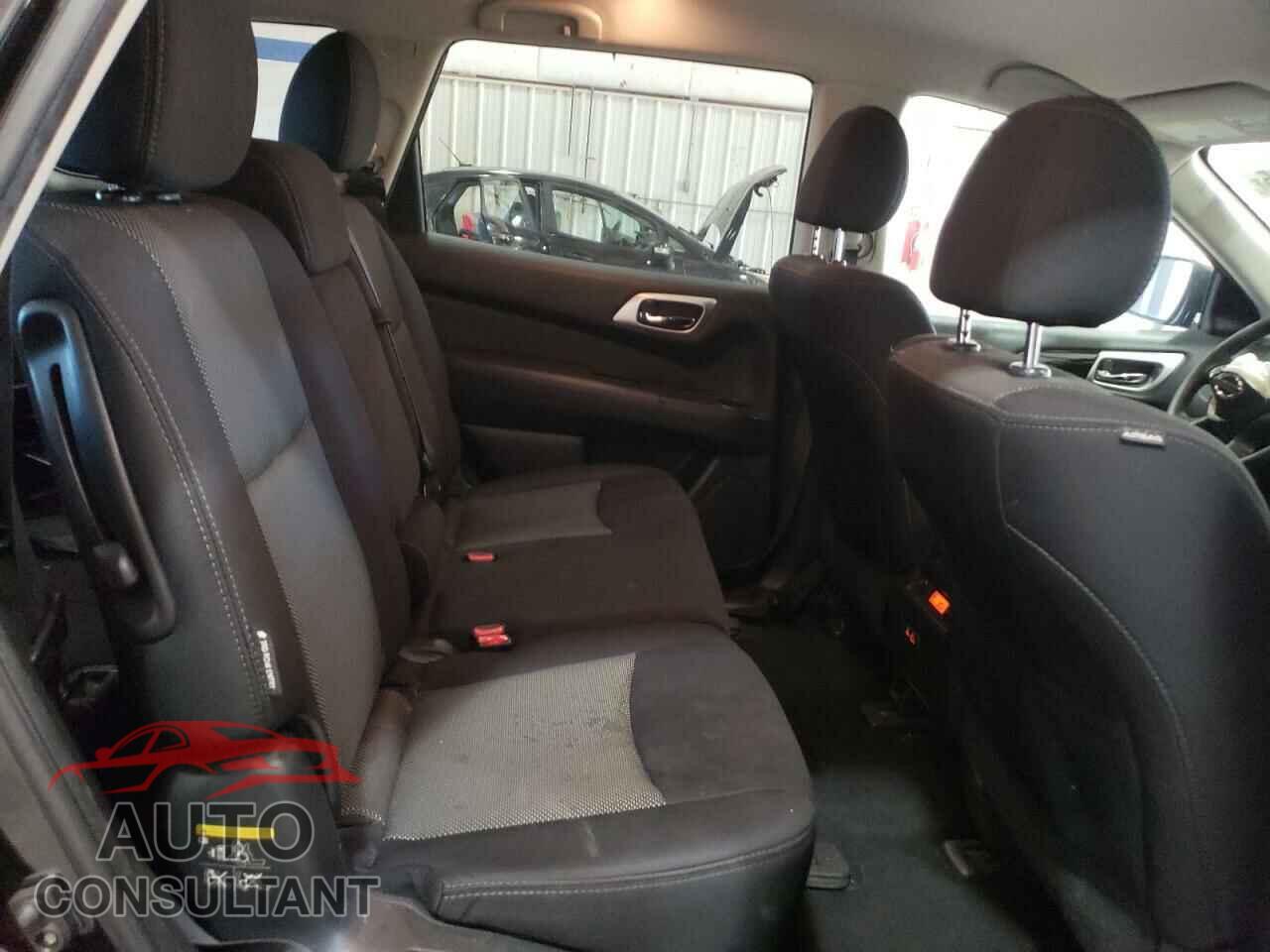 NISSAN PATHFINDER 2019 - 5N1DR2MM3KC631774